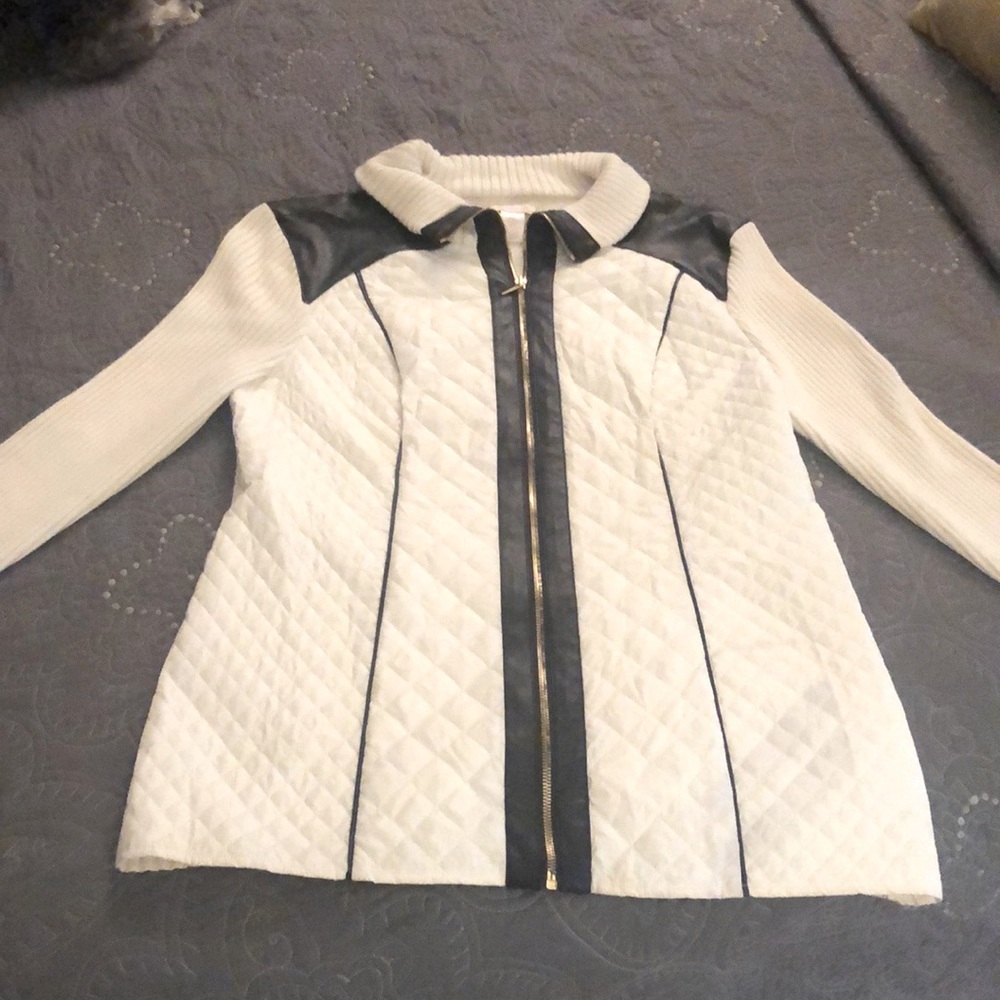 Stunning zipper quilted and leather sweater jacket!